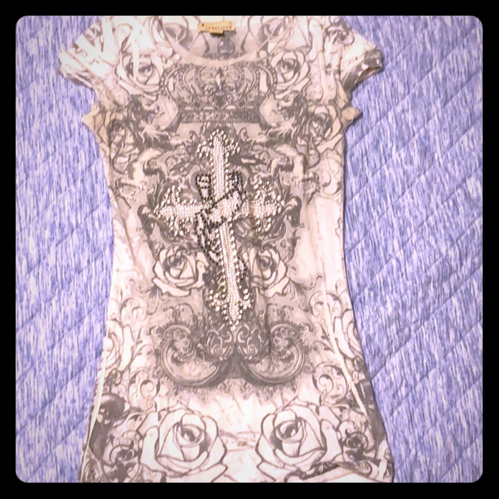 Studded cross tee